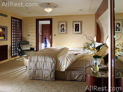 Four Seasons Hotel 9
